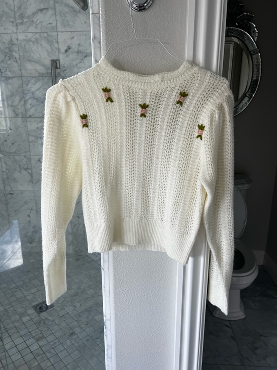 Astr Sweaters - Women’s Small Astr Wool Cream Colored Floral Cropped Sweater